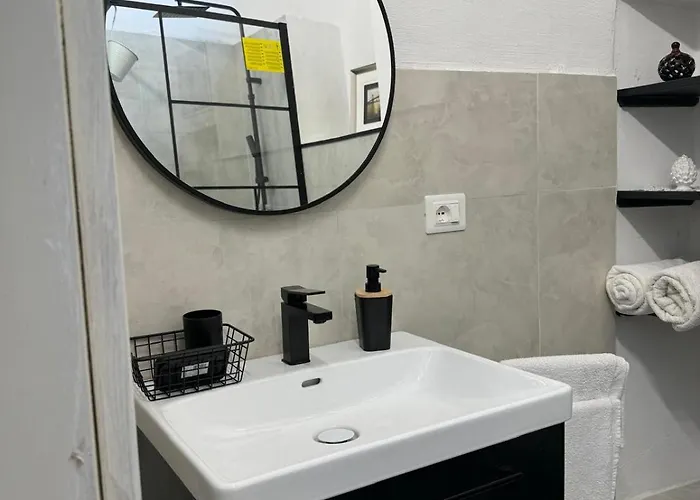 Apartament La Dimora Poliziana Di Anna *